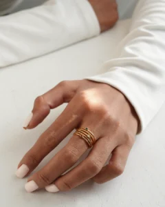 انگشتر نگین سفید طلا