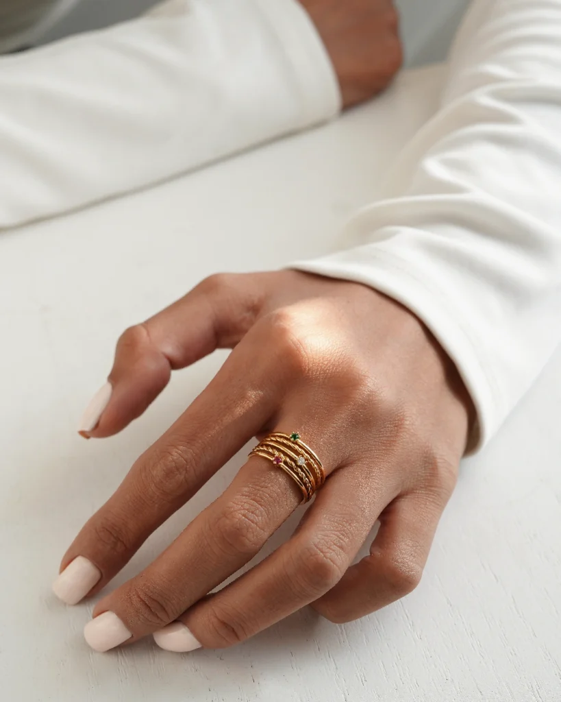 انگشتر نگین سفید طلا